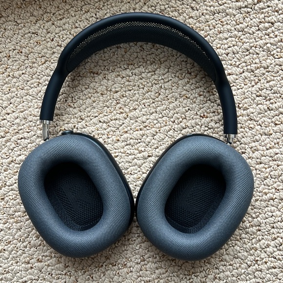 Apple AirPods Max (color Midnight) model A3184 - Picture 4 of 14